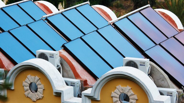 Algemene voorwaarden voor zonnepanelen installateurs en duurzame energie dienstverleners: dit moet erin staan
